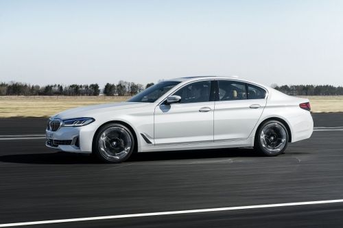 BMW 5 SERIES DIESEL SALOON 520d MHT M Sport 4dr Step Auto view 4