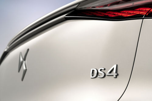 DS DS 4 HATCHBACK 1.6 E-TENSE Trocadero 5dr EAT8 view 2