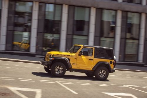 JEEP WRANGLER HARD TOP 2.0 GME Sahara 4dr Auto8 view 2
