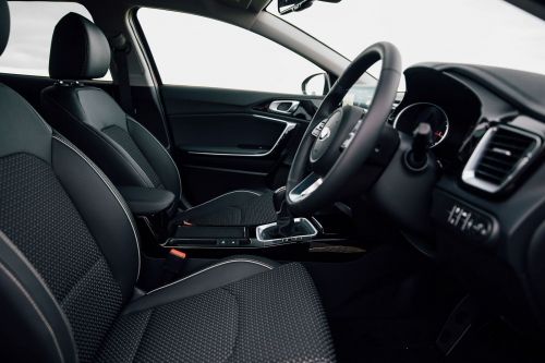 KIA XCEED HATCHBACK  view 8