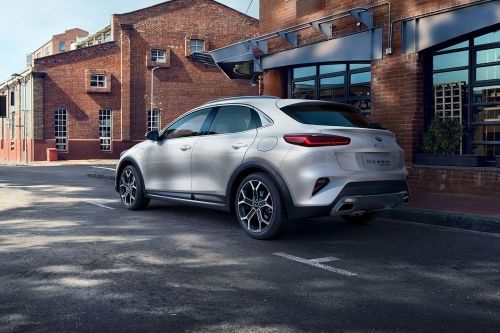 KIA XCEED HATCHBACK  view 2