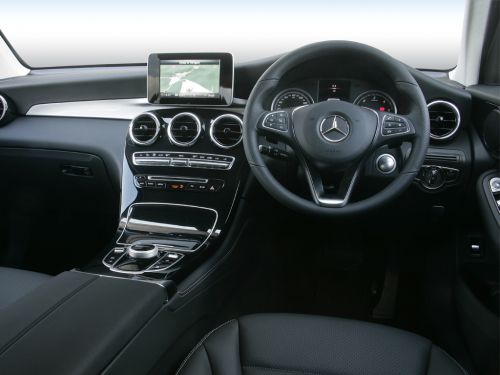 mercedes-benz glc diesel estate glc 220d 4matic amg line 5dr 9g-tronic 2019 interior