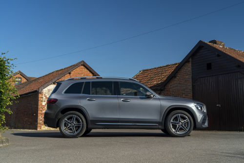 MERCEDES-BENZ GLB DIESEL ESTATE GLB 220d 4Matic AMG Line 5dr 8G-Tronic view 1