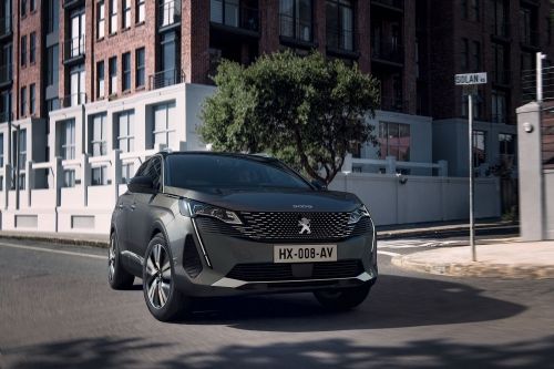 PEUGEOT 3008 ESTATE 1.2 PureTech GT 5dr view 4