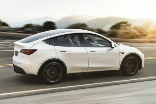TESLA MODEL Y HATCHBACK Long Range AWD 5dr Auto view 4