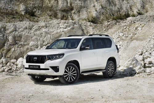 TOYOTA LAND CRUISER DIESEL SW 2.8 D-4D 204 Invincible 5dr Auto 7 Seats [Sunroof] view 3