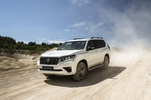 TOYOTA LAND CRUISER DIESEL SW 2.8 D-4D 204 Invincible 5dr Auto 7 Seats [Sunroof] view 4