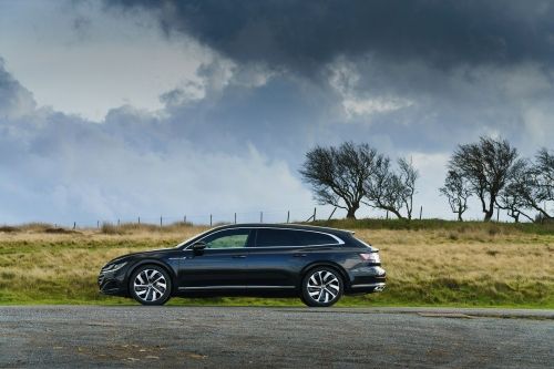 VOLKSWAGEN ARTEON SHOOTING BRAKE 2.0 TSI R-Line 5dr DSG view 1