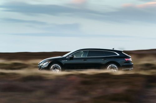 VOLKSWAGEN ARTEON SHOOTING BRAKE 2.0 TSI R-Line 5dr DSG view 4