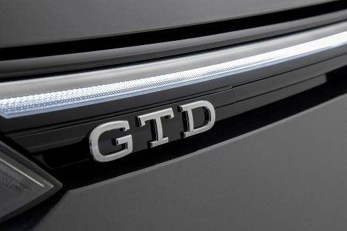 VOLKSWAGEN GOLF DIESEL HATCHBACK 2.0 TDI 200 GTD 5dr DSG view 5