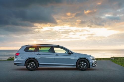 VOLKSWAGEN PASSAT ESTATE 1.5 TSI EVO SEL 5dr DSG view 1