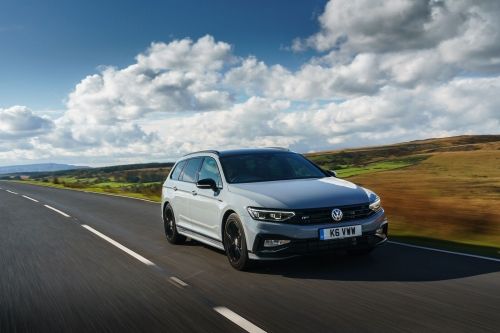 VOLKSWAGEN PASSAT ESTATE 1.5 TSI EVO SEL 5dr DSG view 4