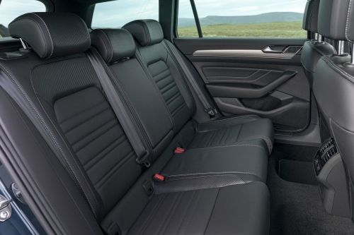 VOLKSWAGEN PASSAT ESTATE 1.5 TSI EVO SEL 5dr DSG view 9