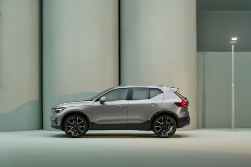 VOLVO XC40 ESTATE 1.5 T4 Recharge PHEV Core Bright 5dr Auto view 9