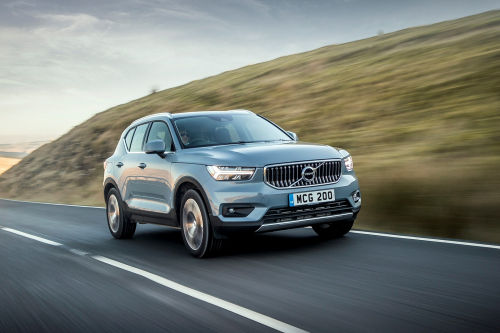 VOLVO XC40 ESTATE 1.5 T4 Recharge PHEV Core Bright 5dr Auto view 3